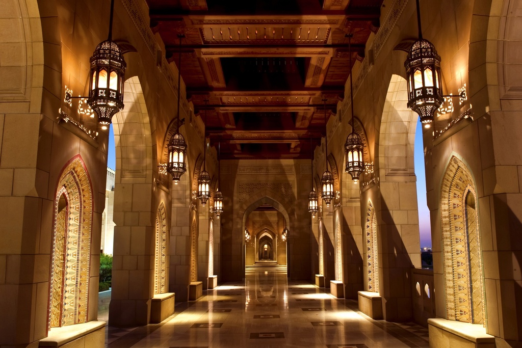 Sultan Qaboos Mosque with a coffee break - 2h30 - Private